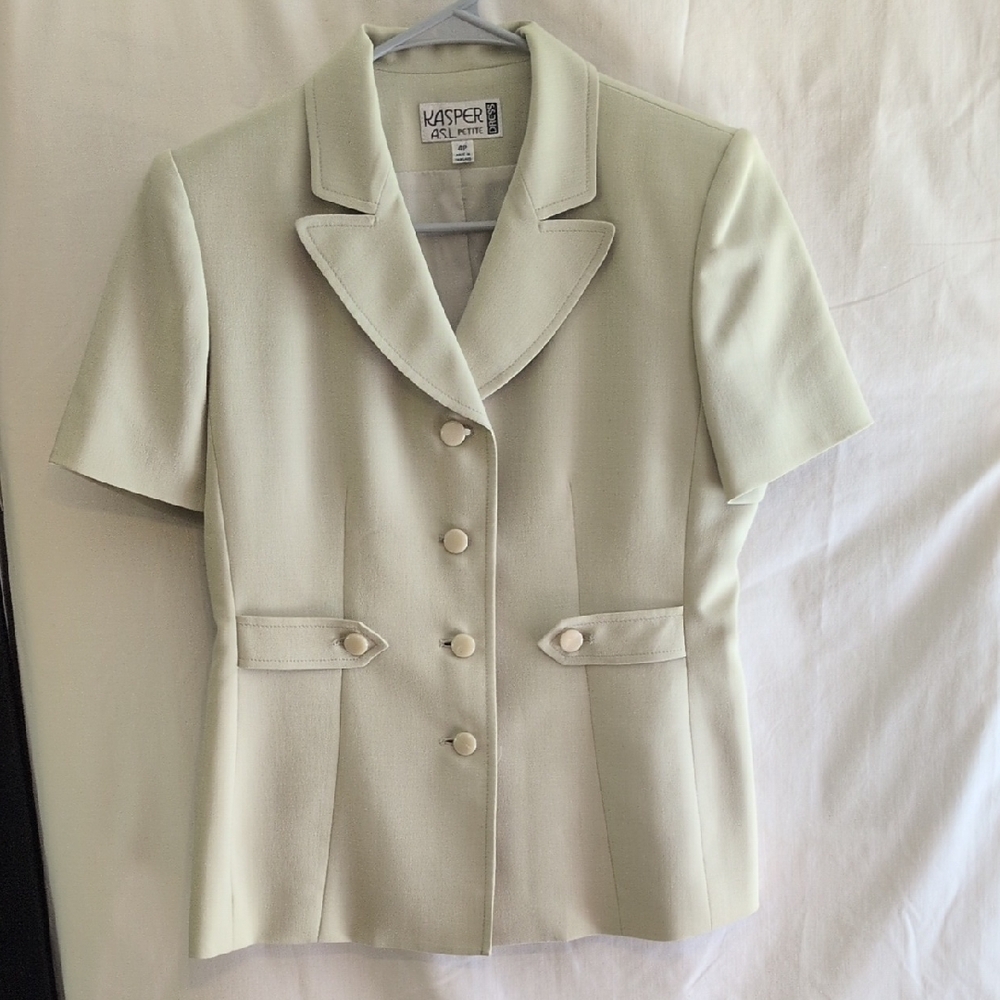 Kasper Women's Suit In Soft Green